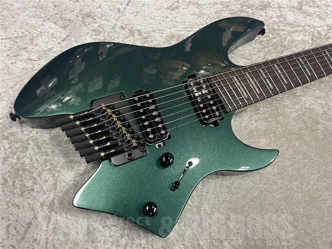 【即納可能】Sire（サイアー）Larry Carlton X6 7-String Headless（Metallic Green）　名古屋店 - 2