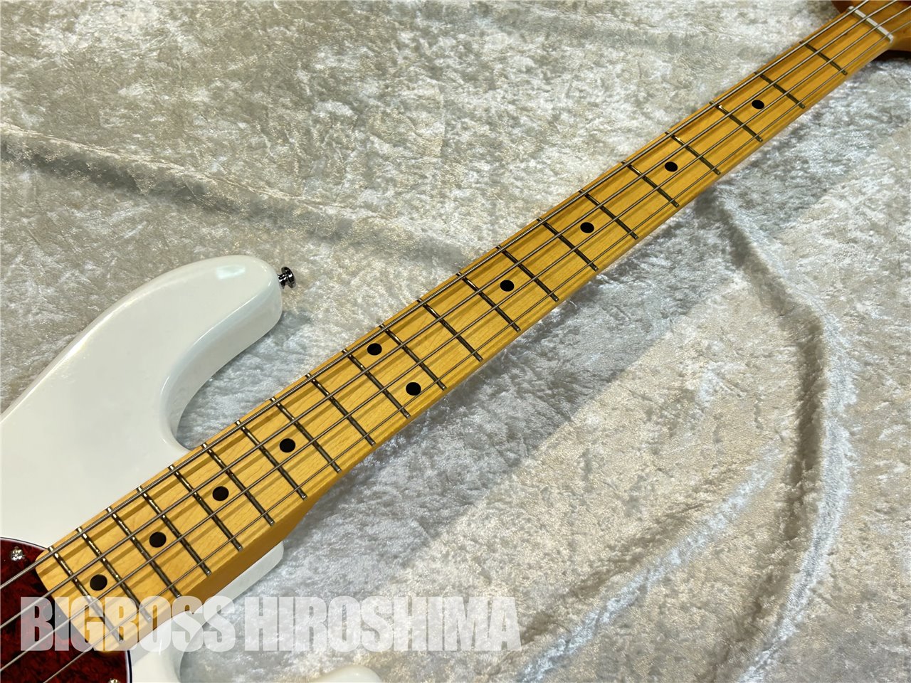 【即納可能】Sterling by MUSIC MAN RAY24CA / Olympic White 広島店