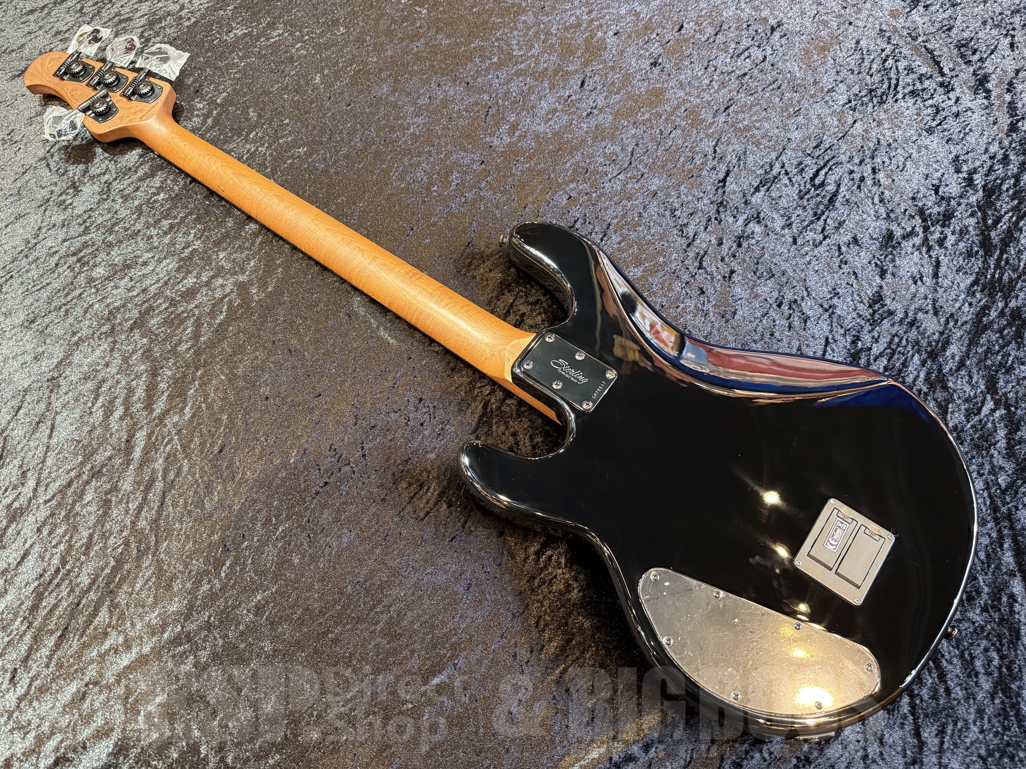 【即納可能】Sterling by MUSIC MAN (スターリンバイミュージックマン) DarkRay 【Black】 福岡店