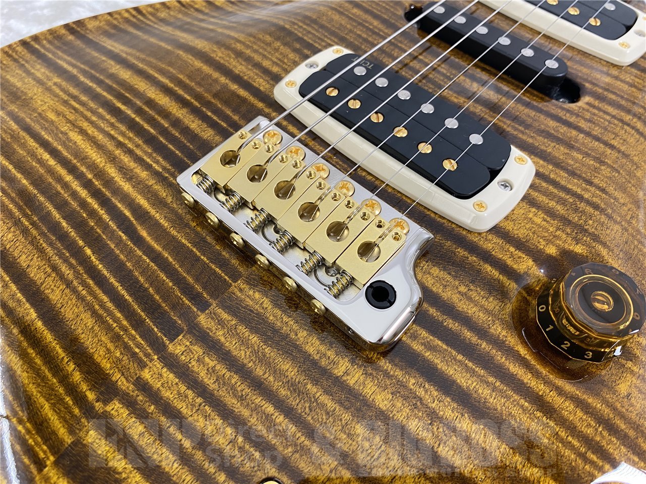【即納可能】Paul Reed Smith(ポールリードスミス/PRS) Modern Eagle V 10Top / Black Gold (2025年製 SN0407048)