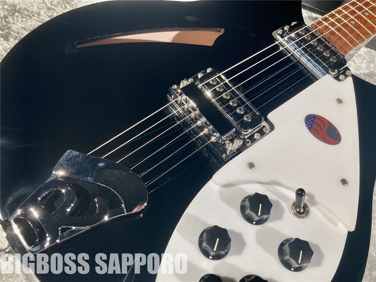 【即納可能】Rickenbacker(リッケンバッカー) Model 330 Jetglo 札幌店