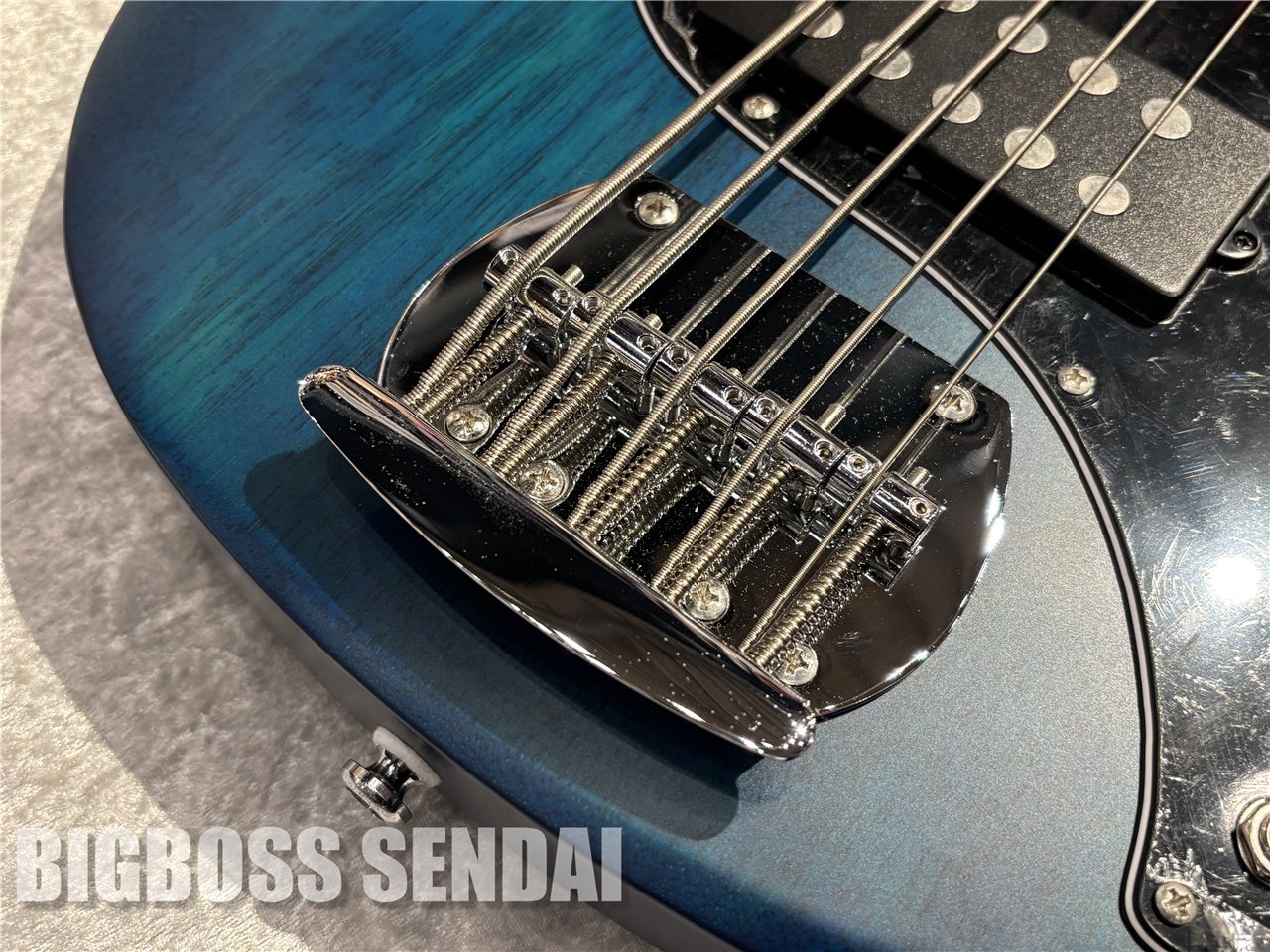 【即納可能】Sterling by MUSIC MAN Ray5/Trans Blue Satin 仙台店