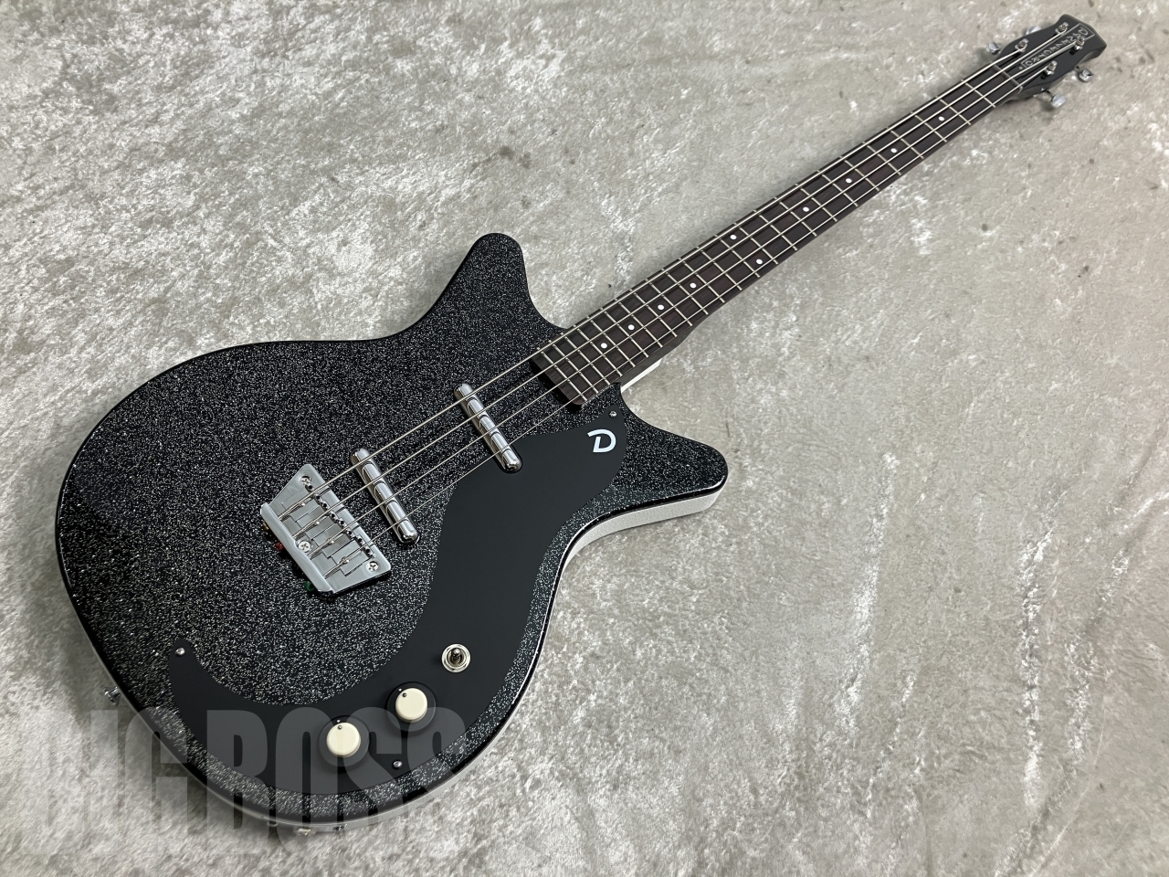 【即納可能】Danelectro(ダンエレクトロ) 59DC SHORTSCALE BASS / BLACK METALFLAKE お茶の水駅前店(東京)