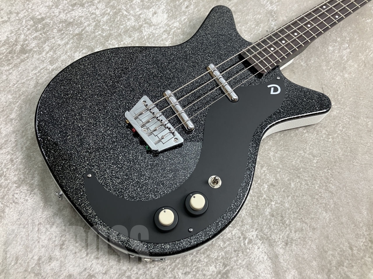 【即納可能】Danelectro(ダンエレクトロ) 59DC SHORTSCALE BASS / BLACK METALFLAKE お茶の水駅前店(東京)