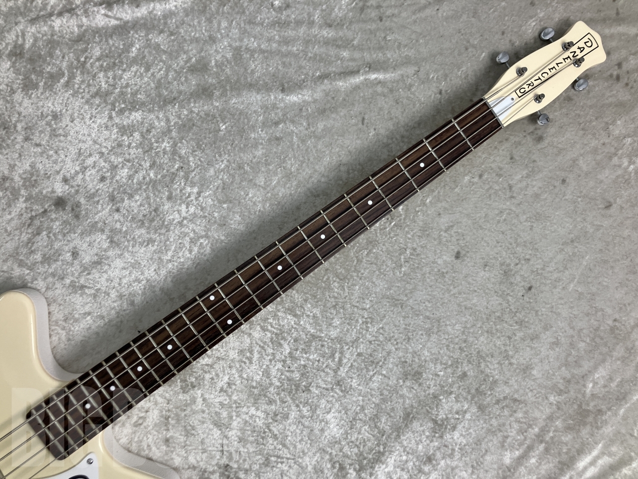 【即納可能】Danelectro(ダンエレクトロ) 59DC SHORTSCALE BASS / VINTAGE CREAM お茶の水駅前店(東京)