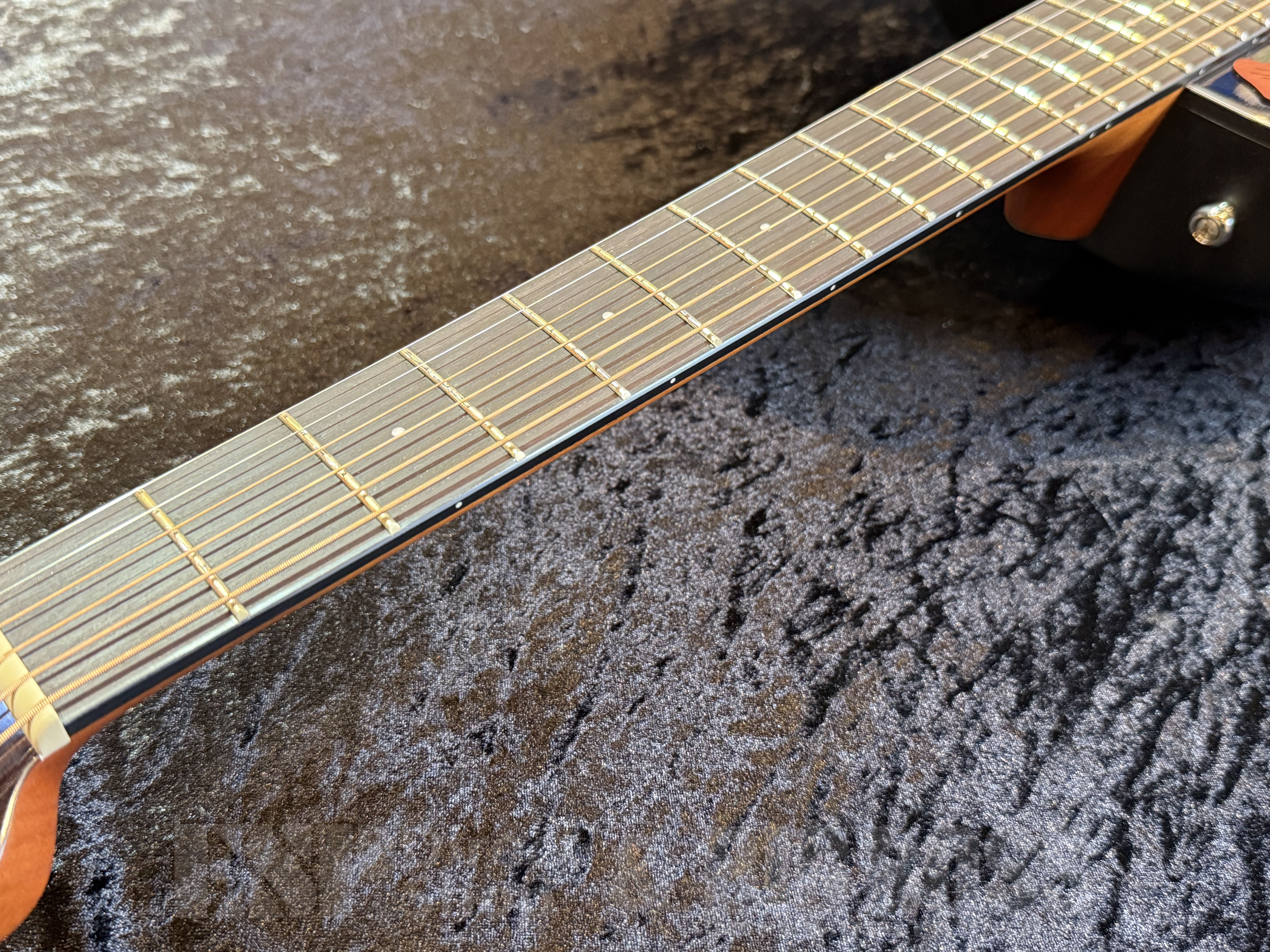 【即納可能】 Ovation （オベーション） Celebrity Elite Plus CE44 【Black】 福岡店