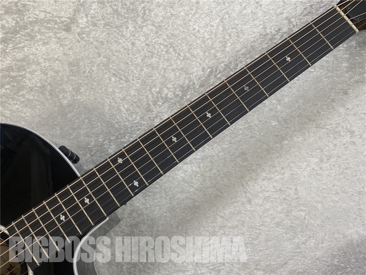【即納可能】Taylor(テイラー) 214ce DLX (Black) 広島店