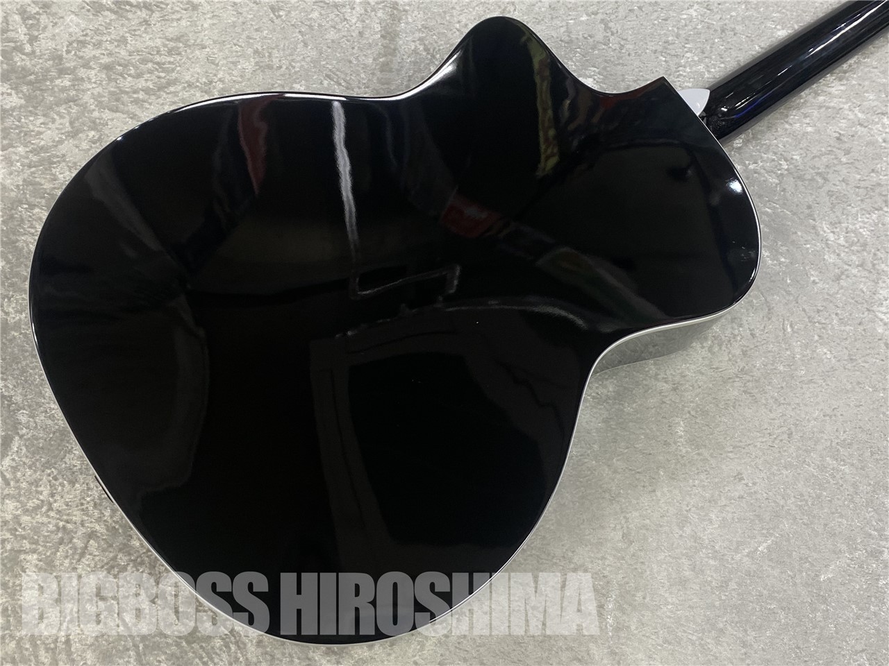 【即納可能】Taylor(テイラー) 214ce DLX (Black) 広島店