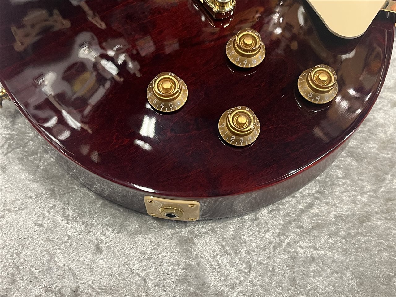 【即納可能】Gibson（ギブソン）	Les Paul Studio Gold Hardware（Wine Red）　名古屋店 - 4
