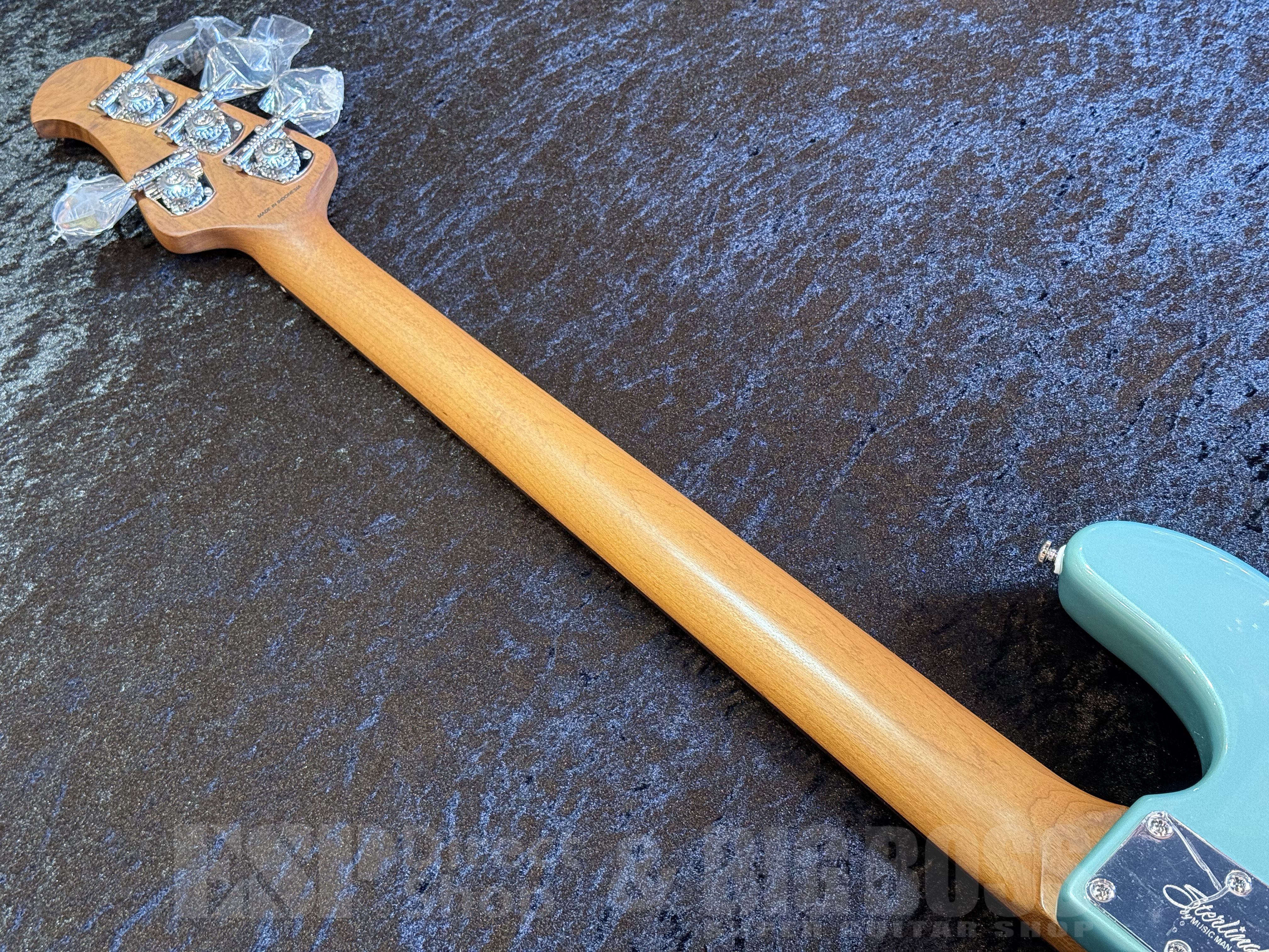 【即納可能】 Sterling by MUSIC MAN (スターリンバイミュージックマン) RAY34-DRG【DORADO GREEN】 福岡店