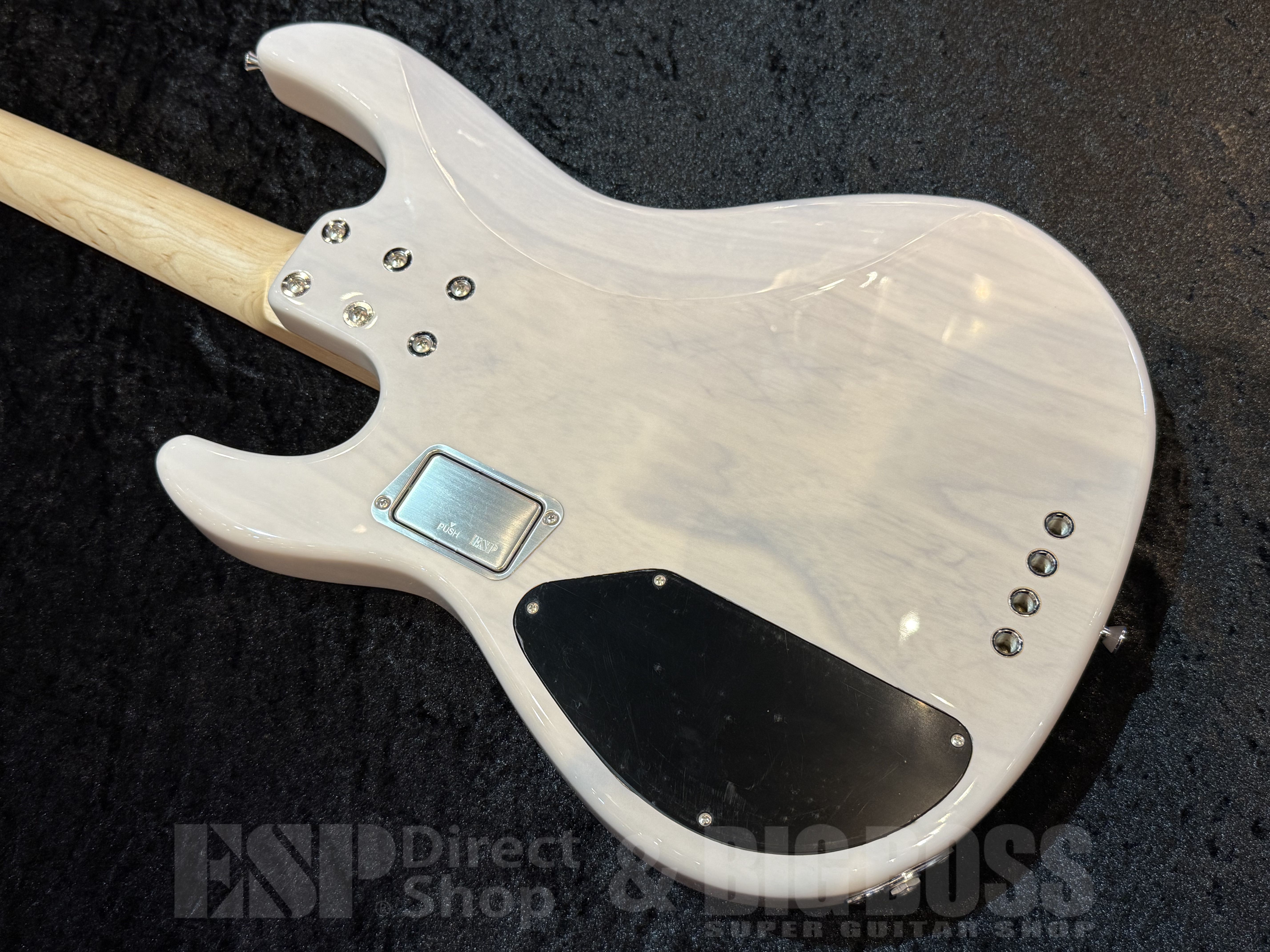 即納可能/中古品】E-II（イーツー）AP-4【See Thru White】福岡