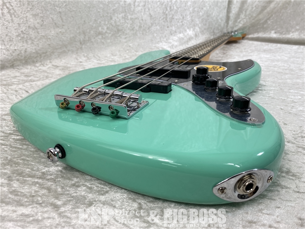 【即納可能】Marcus Miller V3 New Gen 4-String (MLG:Mild Green) お茶の水駅前店(東京) - 4