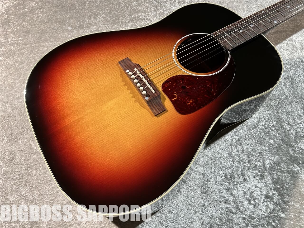 【即納可能】GIBSON(ギブソン) J-45 Standard Red Spruce (Triburst) 札幌店