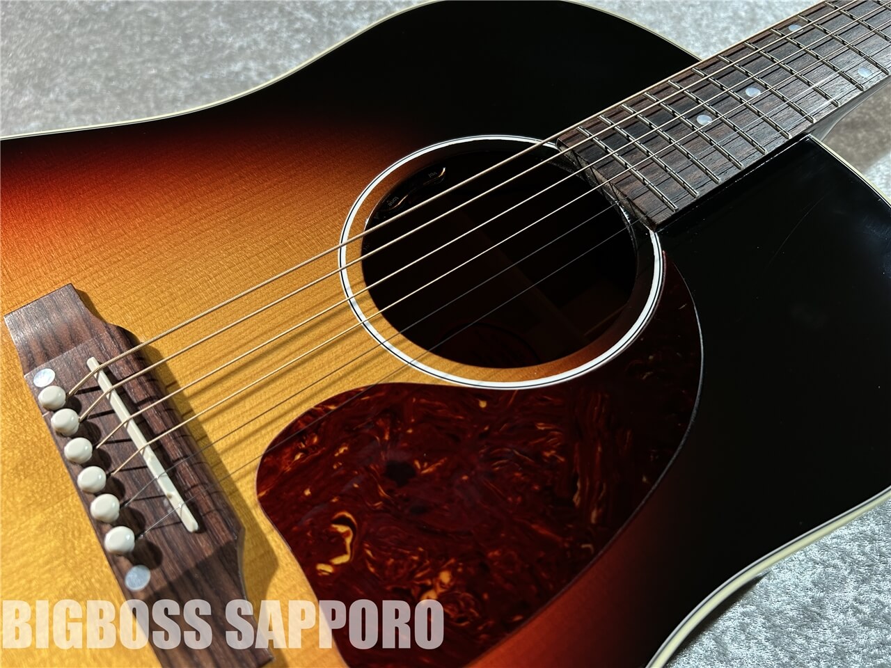 【即納可能】GIBSON(ギブソン) J-45 Standard Red Spruce (Triburst) 札幌店