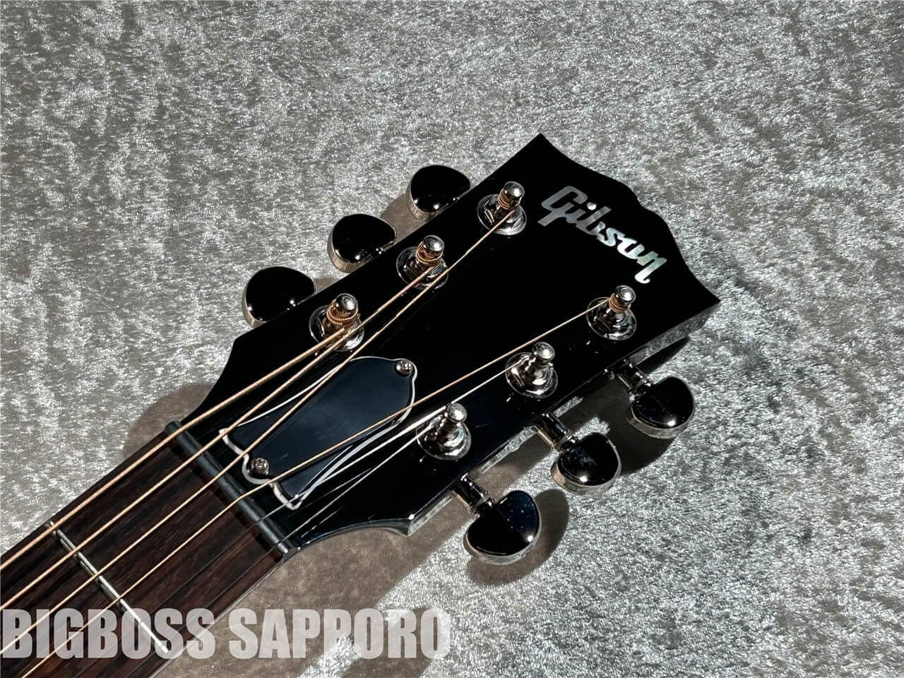 【即納可能】GIBSON(ギブソン) J-45 Standard Red Spruce (Triburst) 札幌店