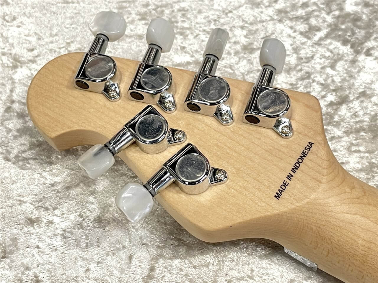 【即納可能】Sterling by MUSIC MAN（スターリンバイミュージックマン）AX40（Transparent Gold）　名古屋店