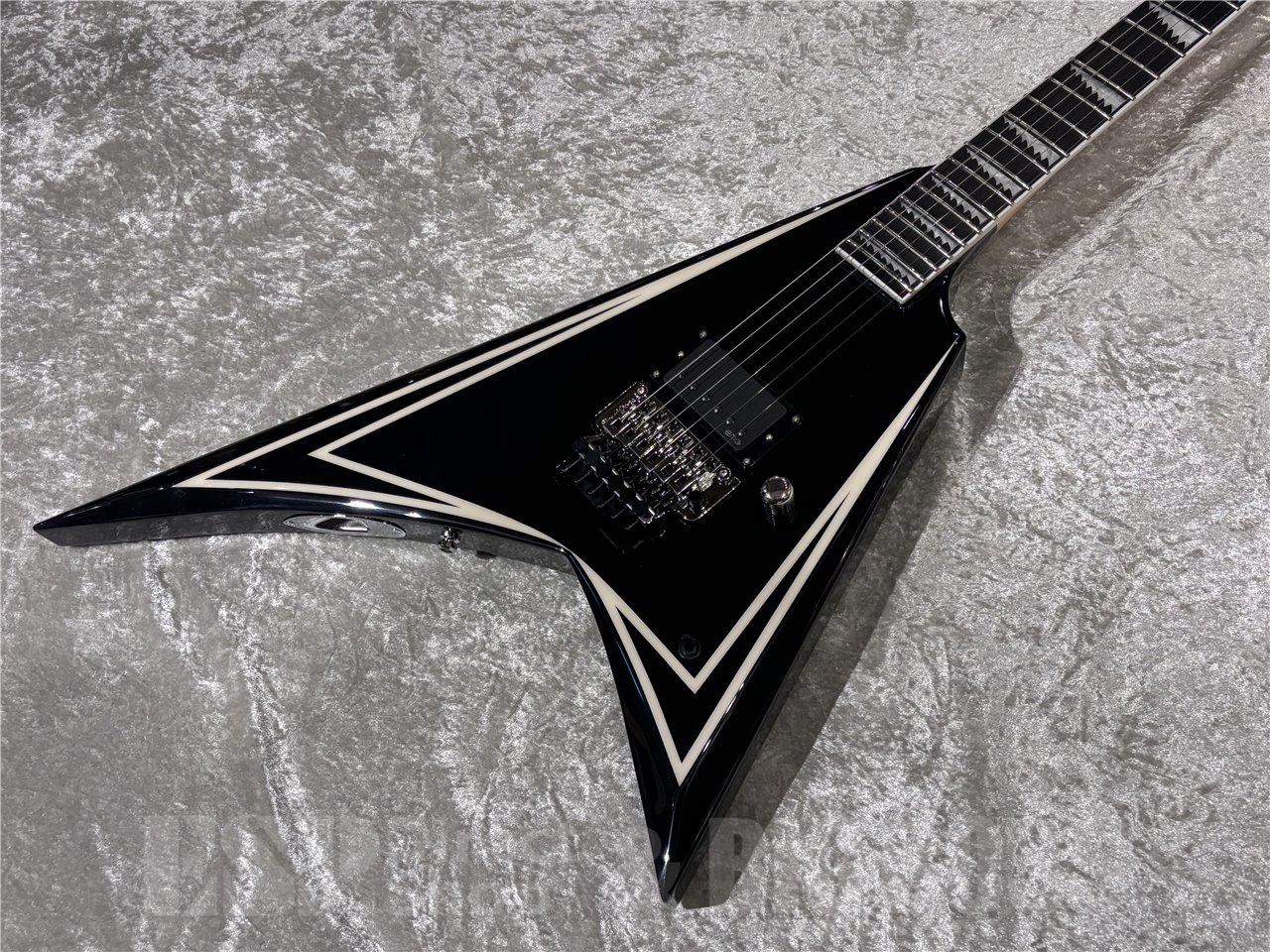 【即納可能】EDWARDS(エドワーズ) E-ALEXI SAWTOOTH /  Black with White Pin Stripe (Alexi Laiho Model) 広島店