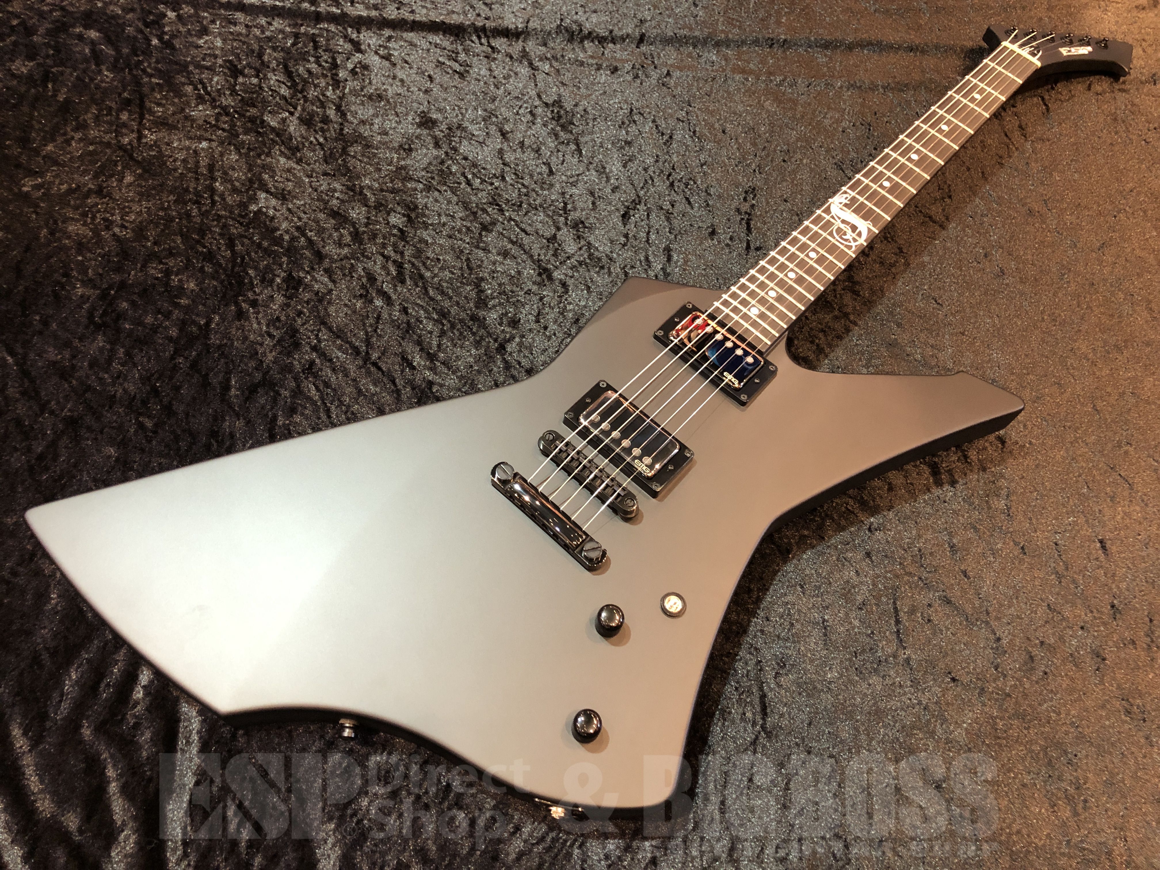 【即納可能】 ESP （イーエスピー）SNAKEBYTE【Black Satin】【METALLICA James Hetfield Signature Model】 福岡店