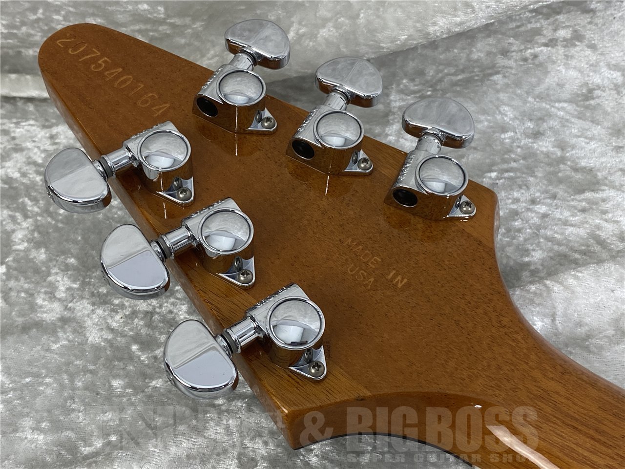 【即納可能】 Gibson(ギブソン) 70s Flying V (Antique Natural) お茶の水駅前店(東京)