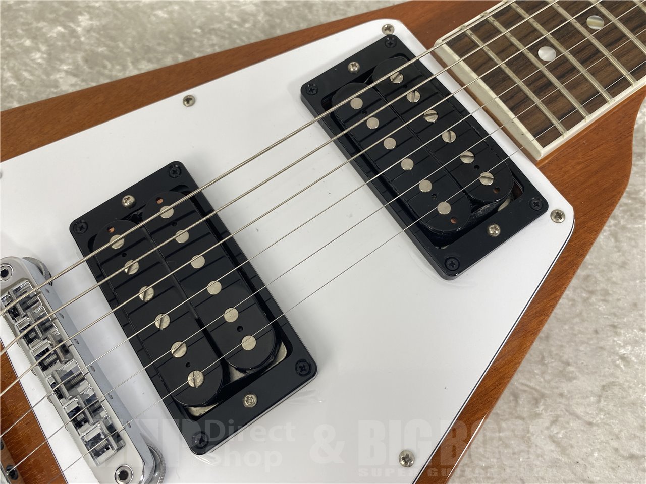 【即納可能】 Gibson(ギブソン) 70s Flying V (Antique Natural) お茶の水駅前店(東京)