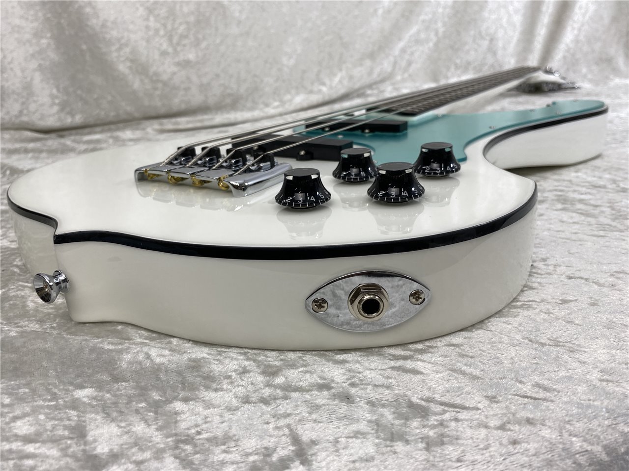 【即納可能】Killer(キラー) KB-SIMMONY / Snow White お茶の水駅前店(東京)