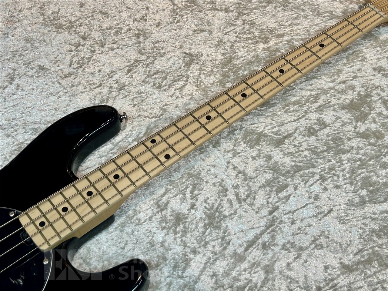 【即納可能】Sterling by MUSIC MAN SUB RAY4 (Black) 広島店