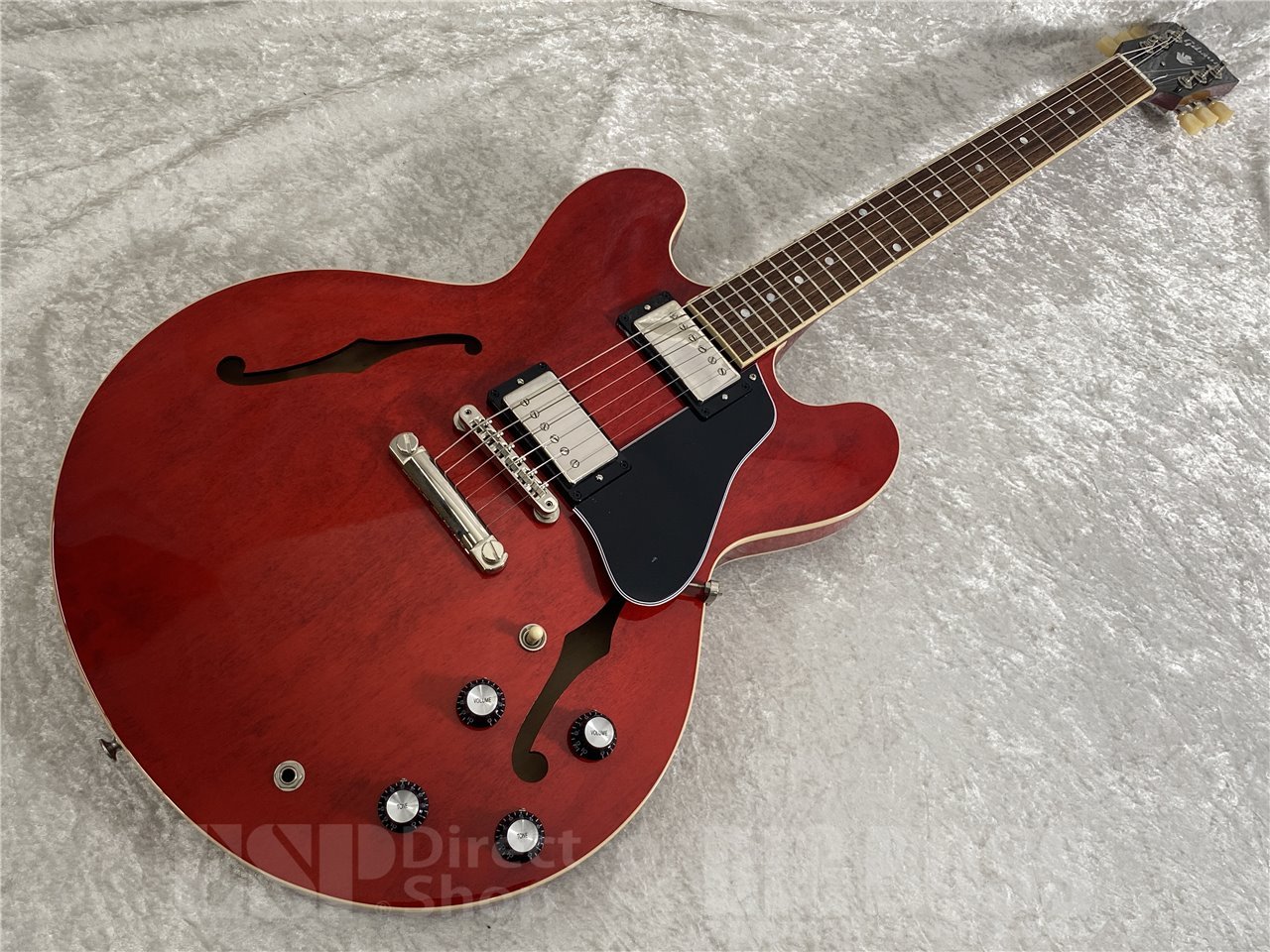 【即納可能】Gibson(ギブソン) ES-335（Sixties Cherry） お茶の水駅前店(東京)