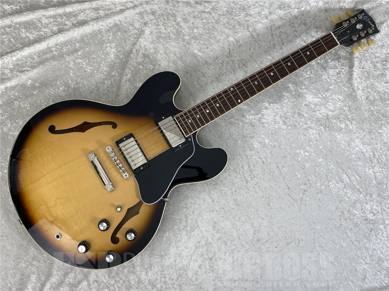 【即納可能】Gibson(ギブソン) ES-335(Vintage Burst) お茶の水駅前店(東京)