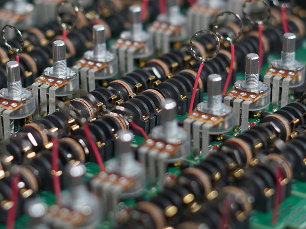 【お取寄せ商品】Mythos Pedals Golden Fleece(FUZZ/ファズ)