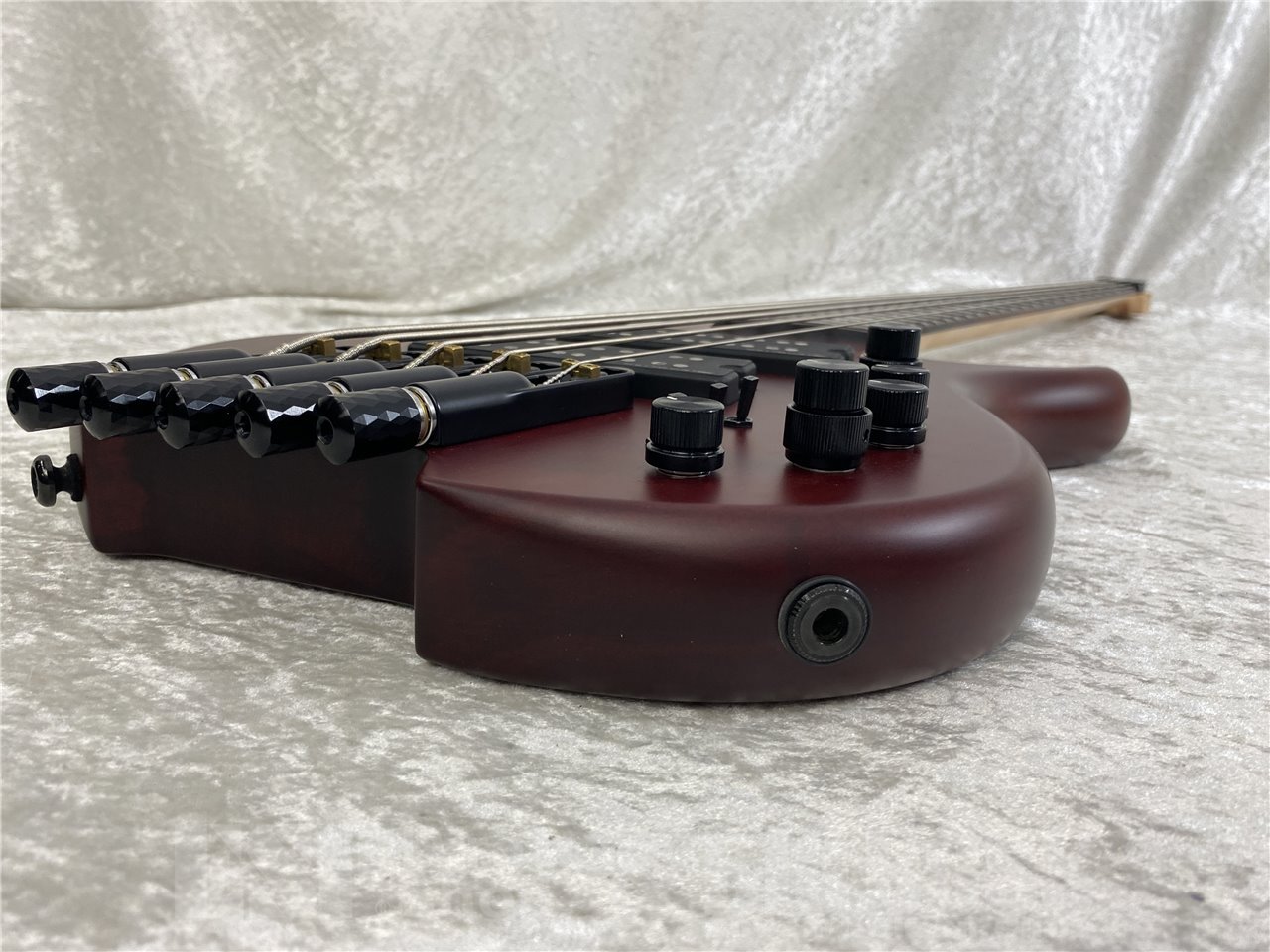 【即納可能】Sire(サイアー) Marcus Miller M6 5-String Headless (Mahogany Satin) お茶の水駅前店(東京)