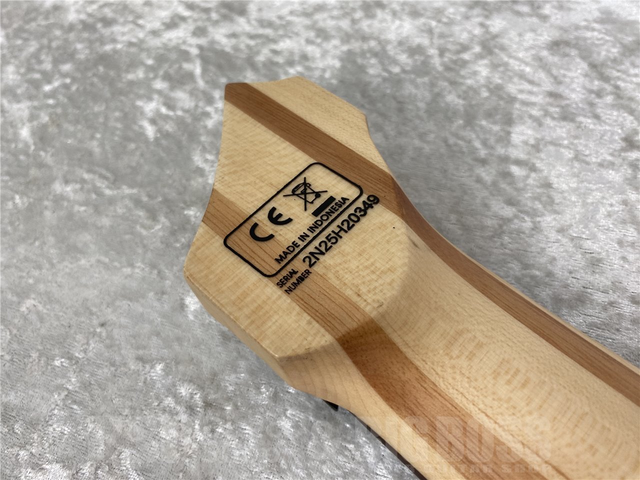 【即納可能】Sire(サイアー) Marcus Miller M6 5-String Headless (Mahogany Satin) お茶の水駅前店(東京)