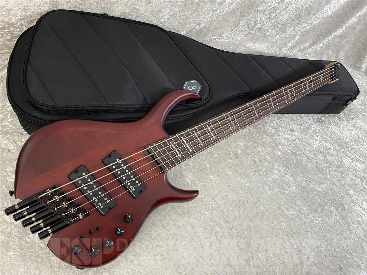 【即納可能】Sire(サイアー) Marcus Miller M6 5-String Headless (Mahogany Satin) お茶の水駅前店(東京)