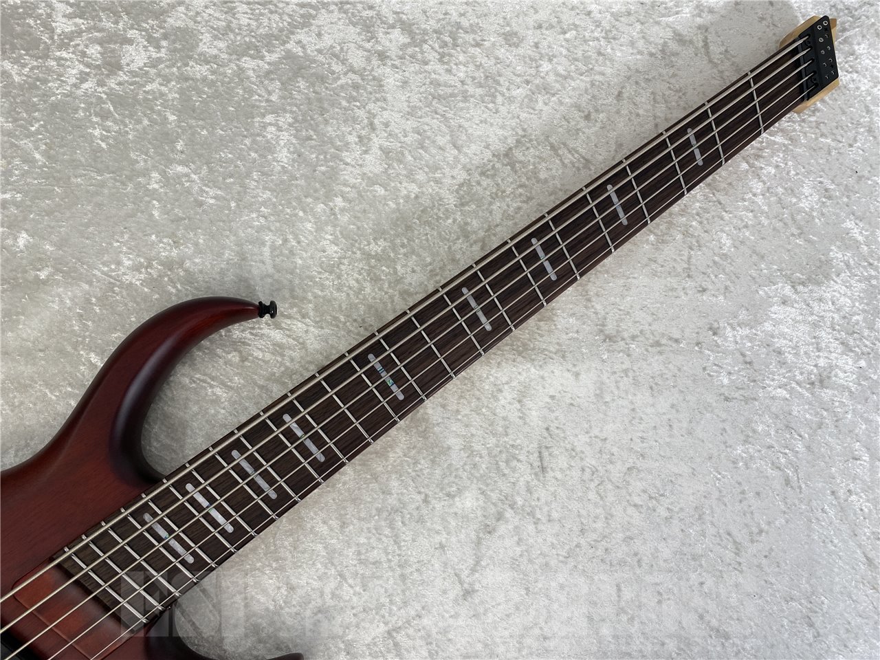 【即納可能】Sire(サイアー) Marcus Miller M6 5-String Headless (Mahogany Satin) お茶の水駅前店(東京)