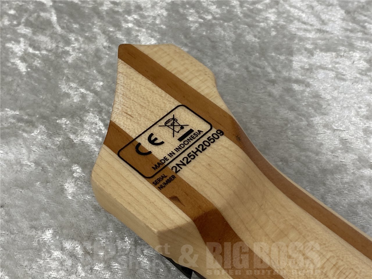 【即納可能】Sire(サイアー) Marcus Miller M6 5-String Headless (Tobacco Sunburst Satin) お茶の水駅前店(東京)