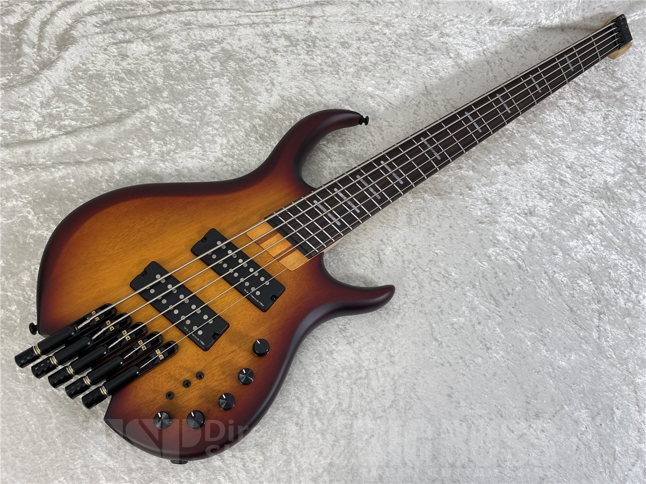 【即納可能】Sire(サイアー) Marcus Miller M6 5-String Headless (Tobacco Sunburst Satin) お茶の水駅前店(東京)