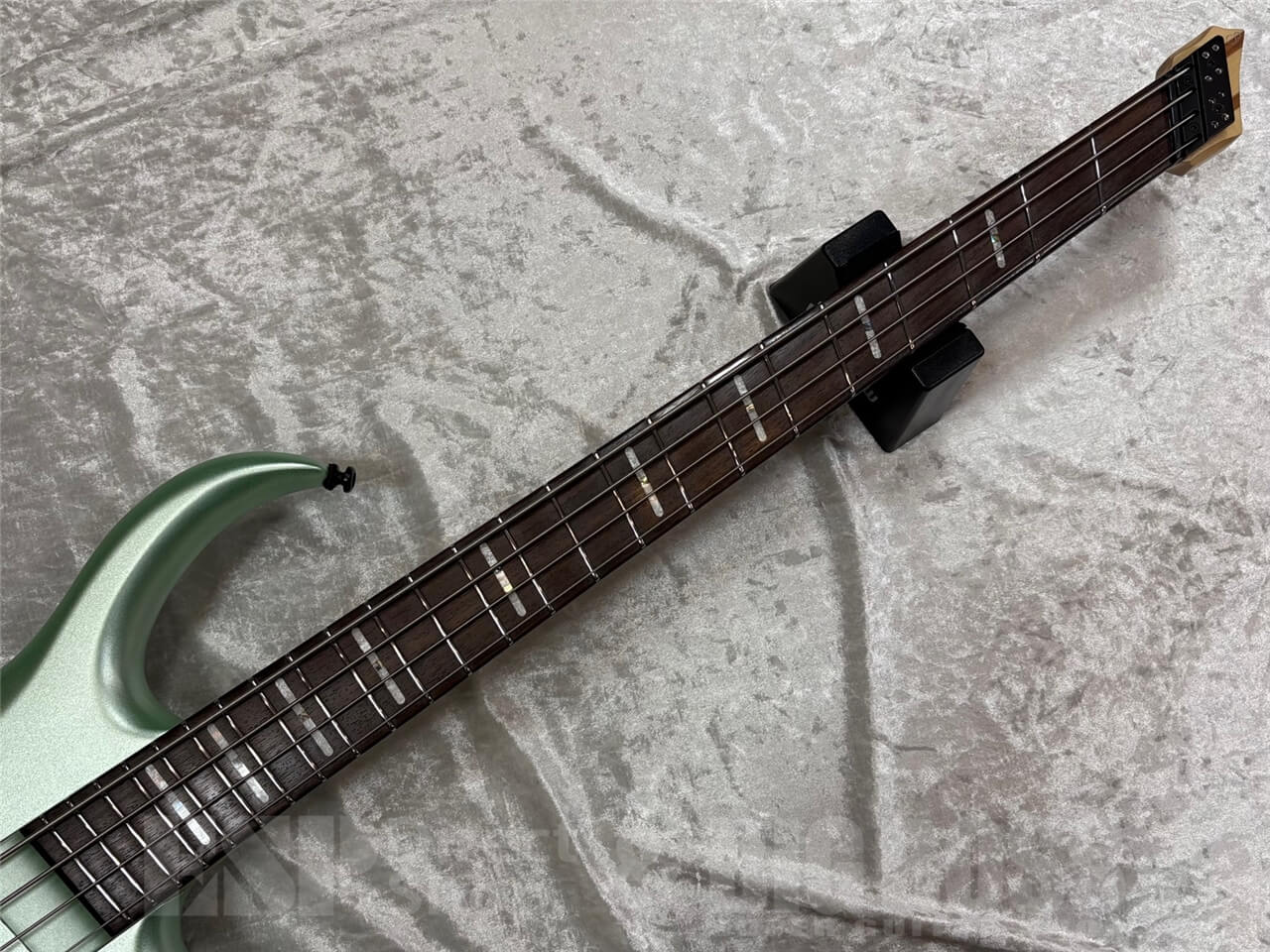 【即納可能】Sire M6 4-String Headless /Surf Green Metallic Satin  GWS