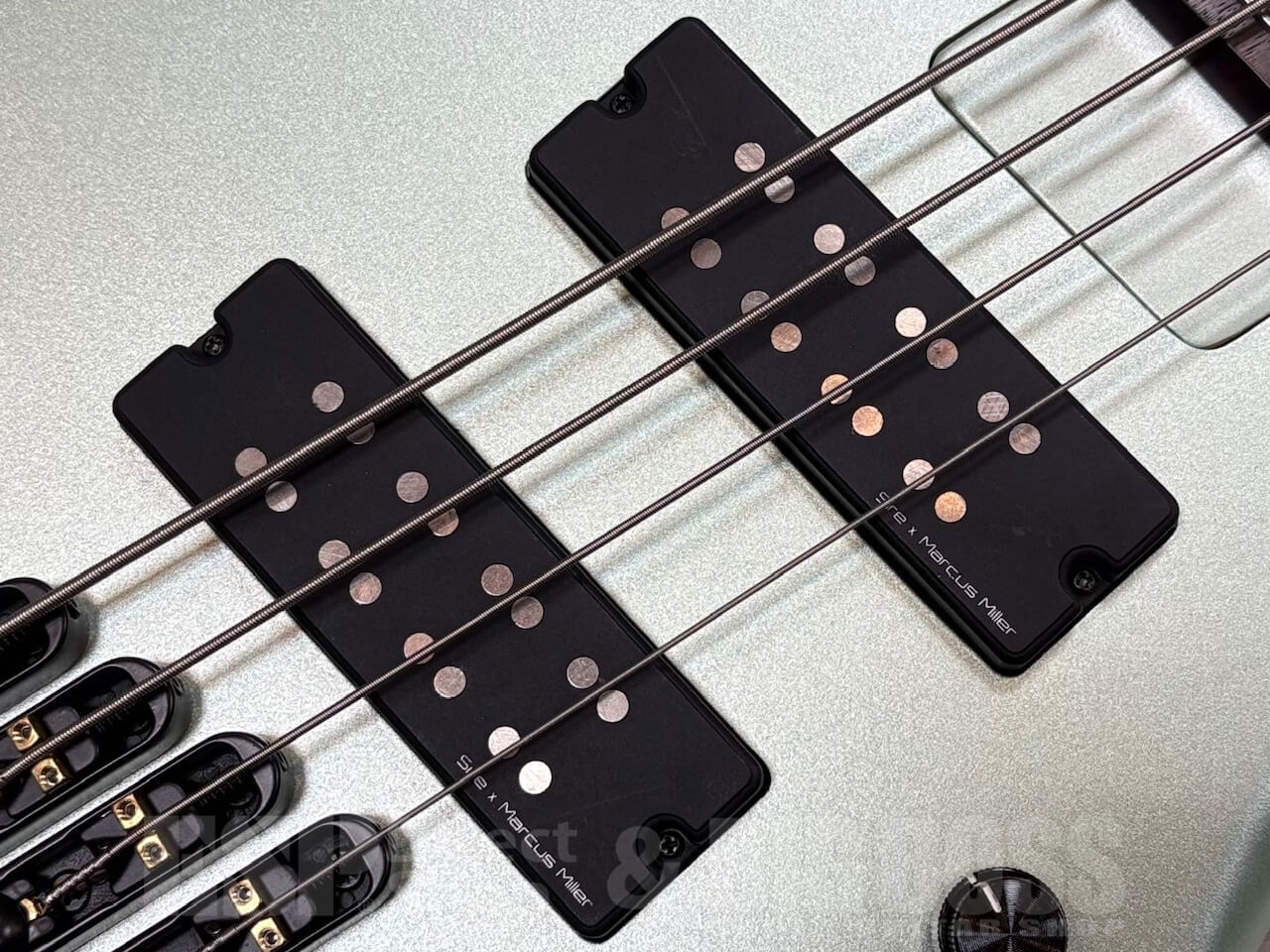 【即納可能】Sire M6 4-String Headless /Surf Green Metallic Satin  GWS