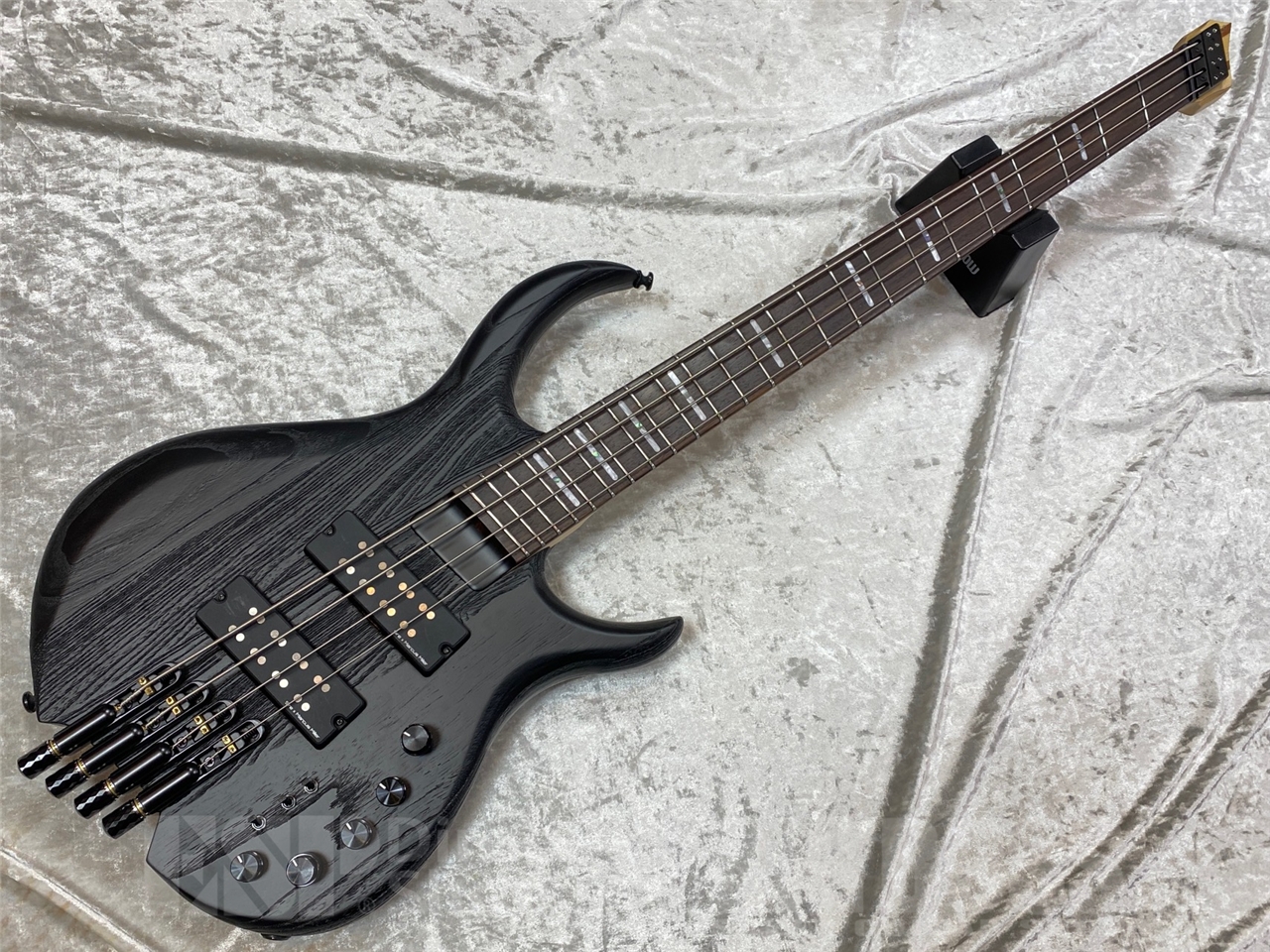 【即納可能】Sire M6 4-String Headless /Black Stain  GWS