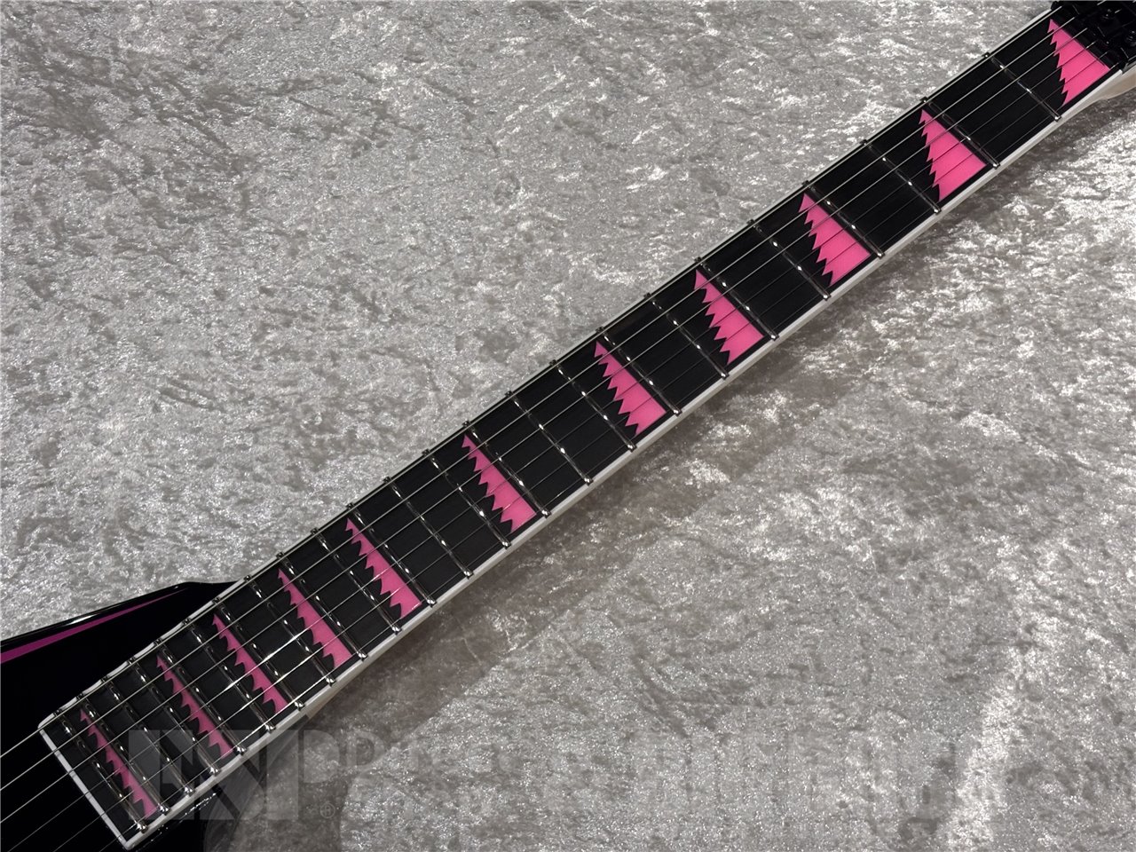 【即納可能】EDWARDS(エドワーズ) E-ALEXI PINK SAWTOOTH / Black with Pink Pin Stripe (Alexi Laiho Model) 広島店