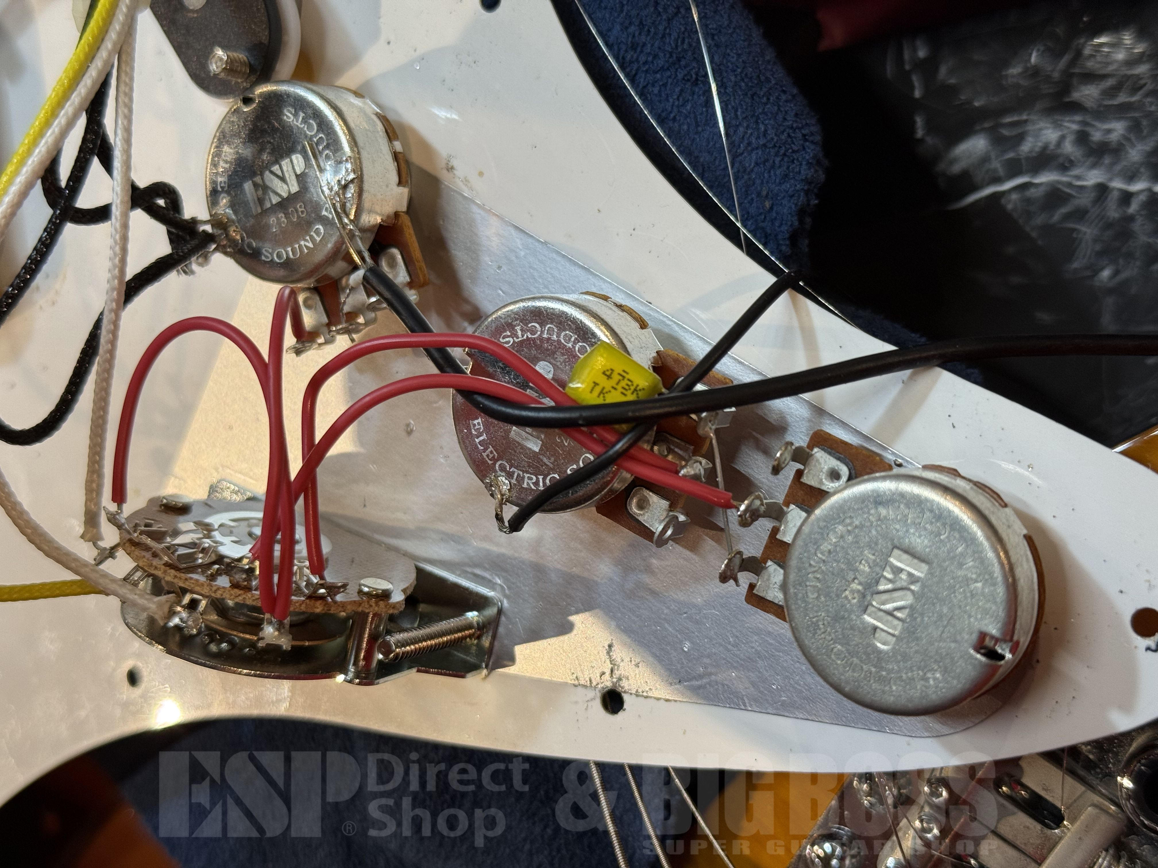 【即納可能/中古品】 GrassRoots(グラスルーツ) G-ST/R【3 Tone Sunburst】福岡店