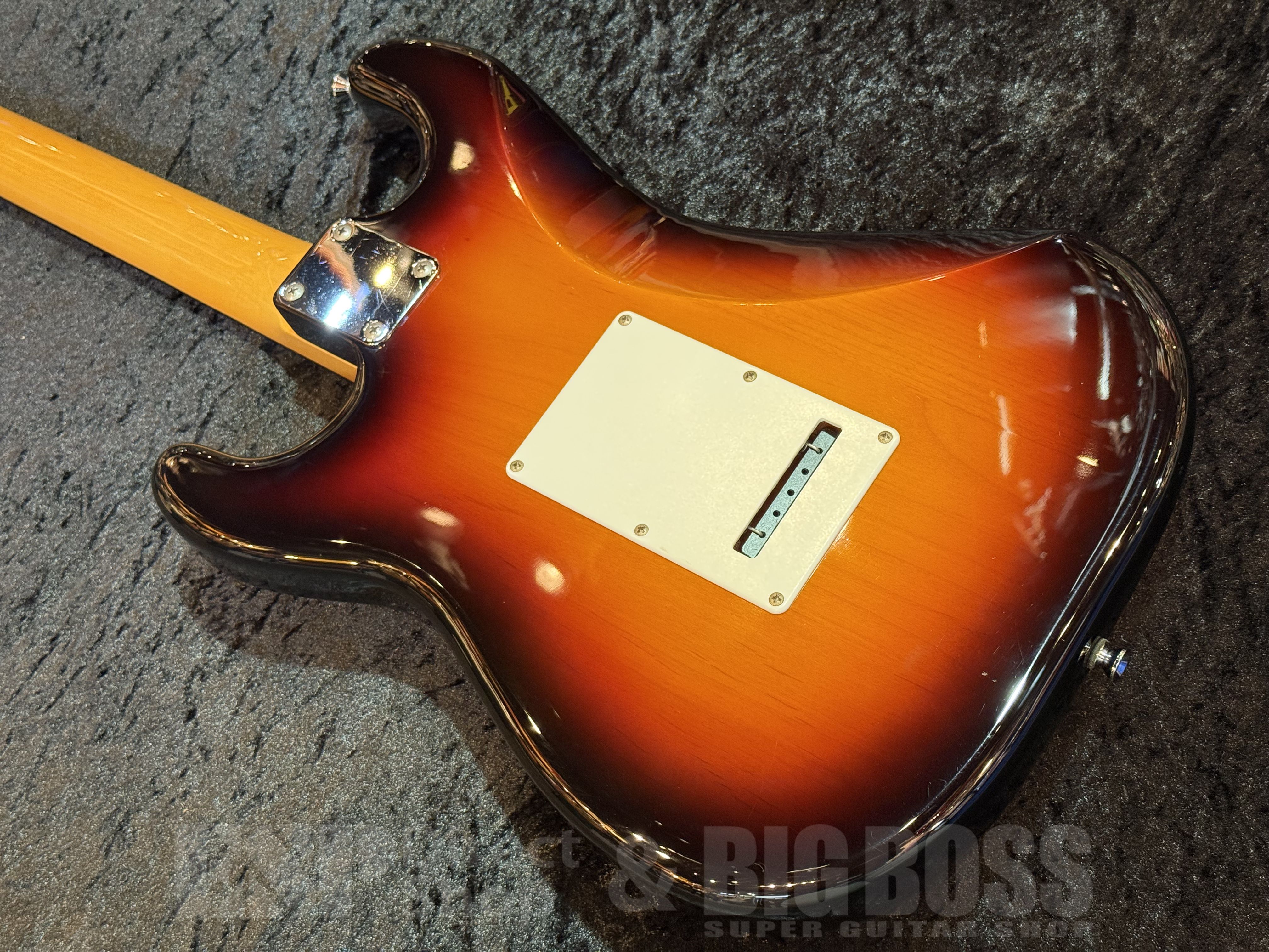 【即納可能/中古品】 GrassRoots(グラスルーツ) G-ST/R【3 Tone Sunburst】福岡店