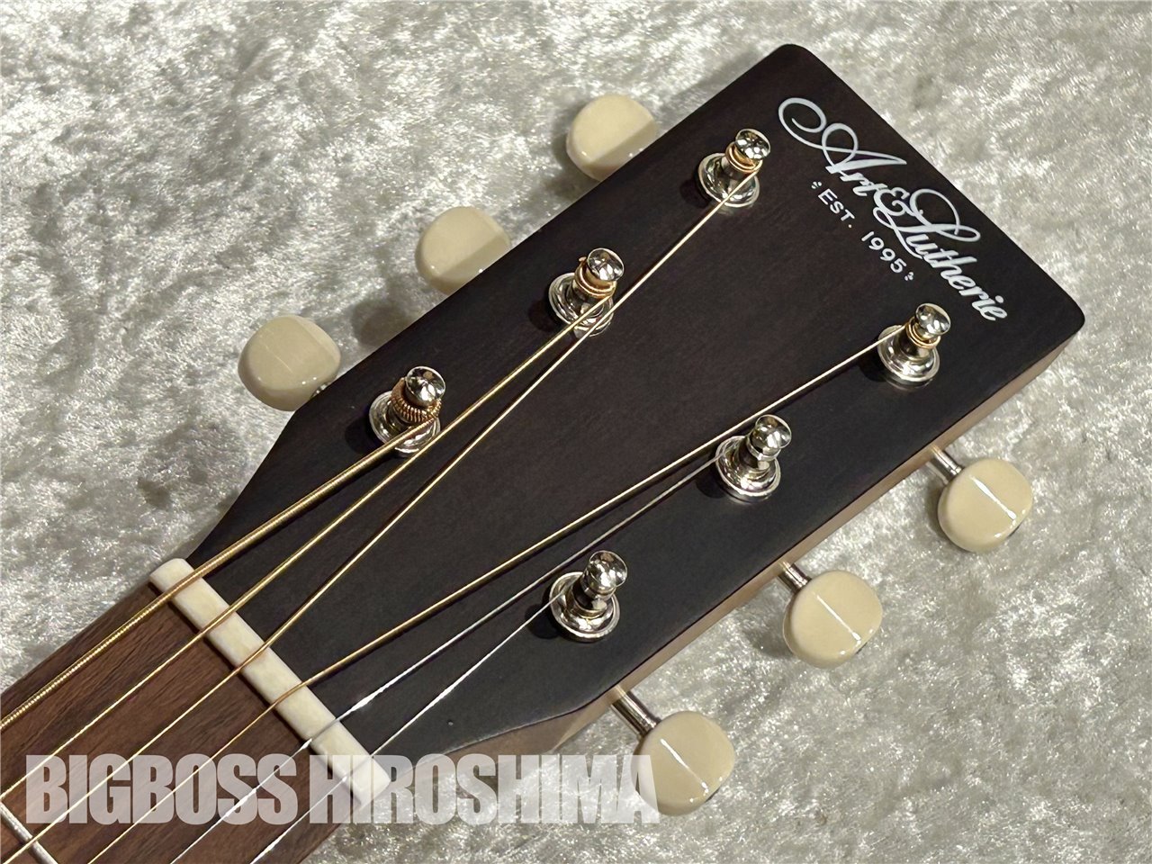 【即納可能】Art&Lutherie(アートアンドルシアー) Roadhouse Natural EQ 広島店