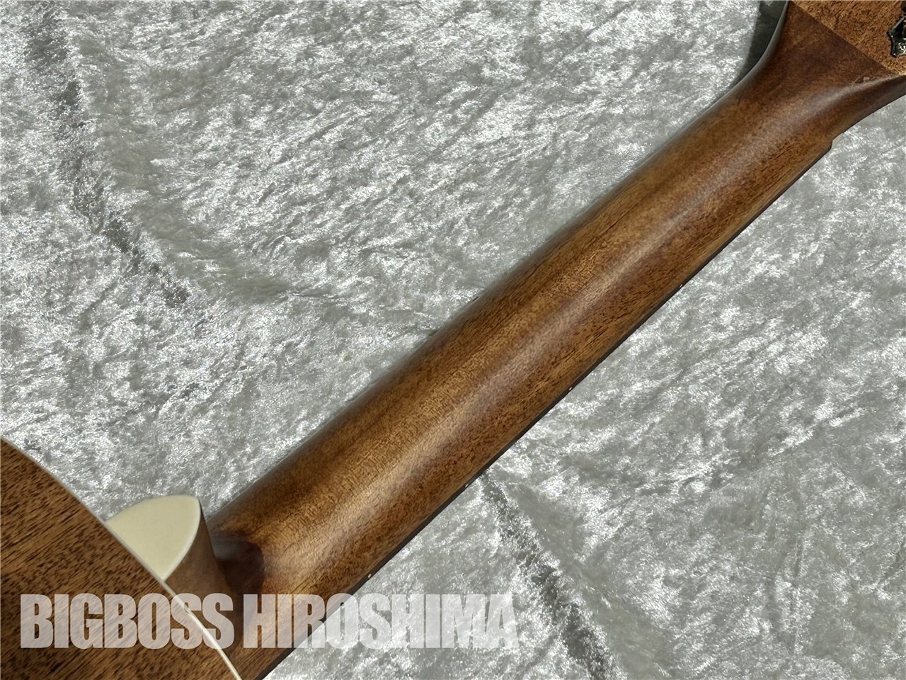 【即納可能】Art&Lutherie(アートアンドルシアー) Roadhouse Natural EQ 広島店