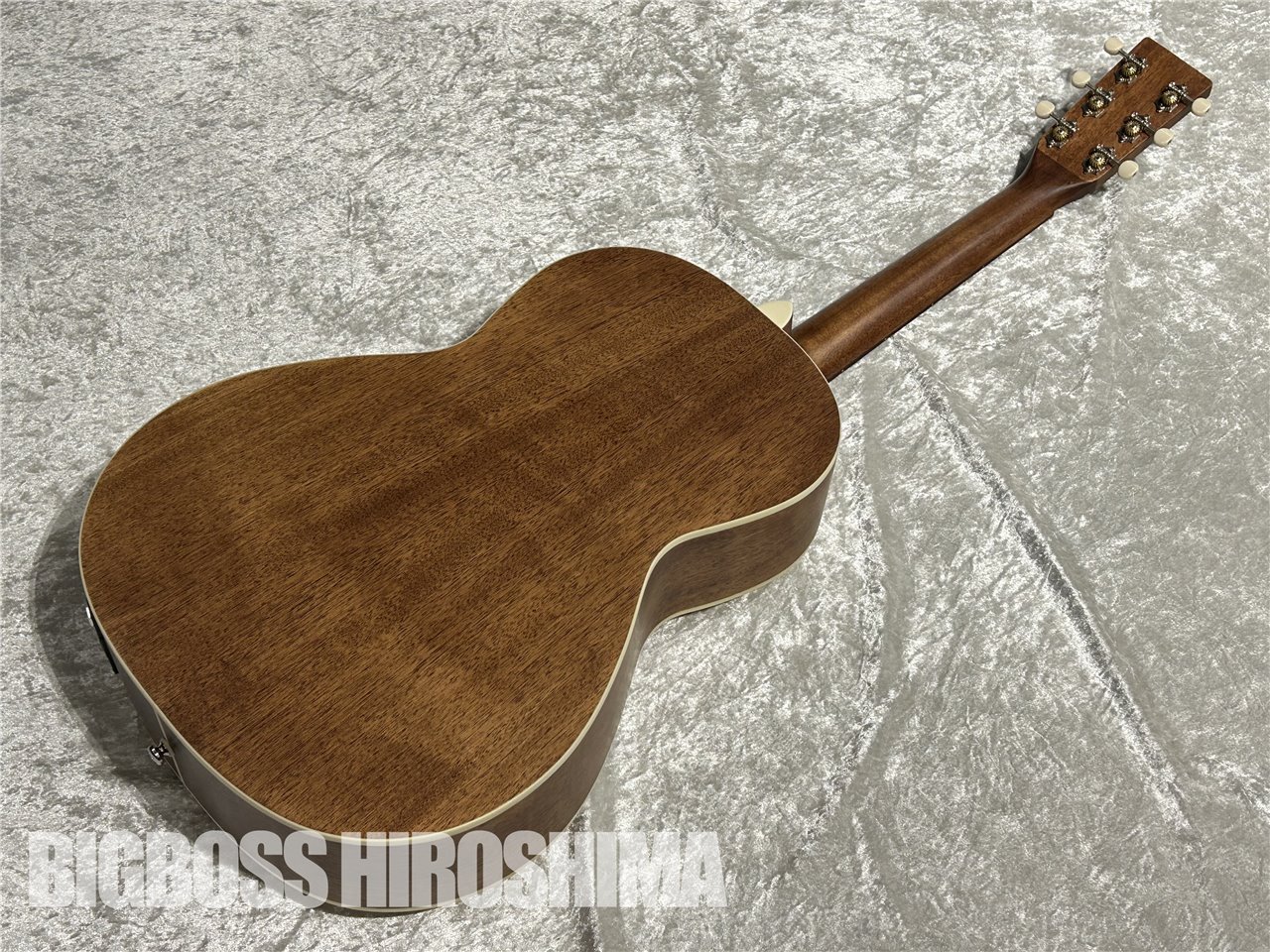 【即納可能】Art&Lutherie(アートアンドルシアー) Roadhouse Natural EQ 広島店