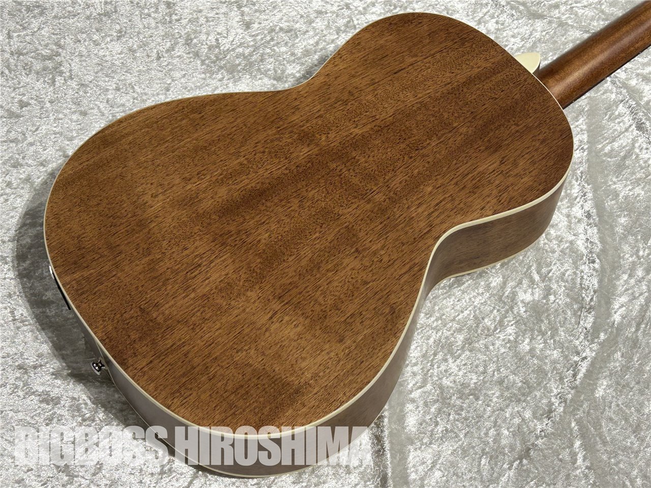 【即納可能】Art&Lutherie(アートアンドルシアー) Roadhouse Natural EQ 広島店