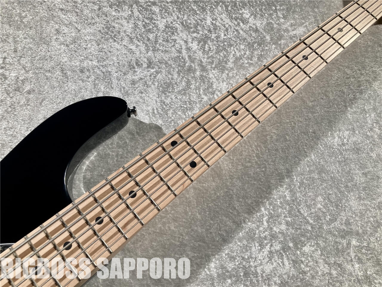 【即納可能】Sterling by MUSIC MAN(スターリンバイミュージックマン) SUB Series Ray5 (Black) 札幌店