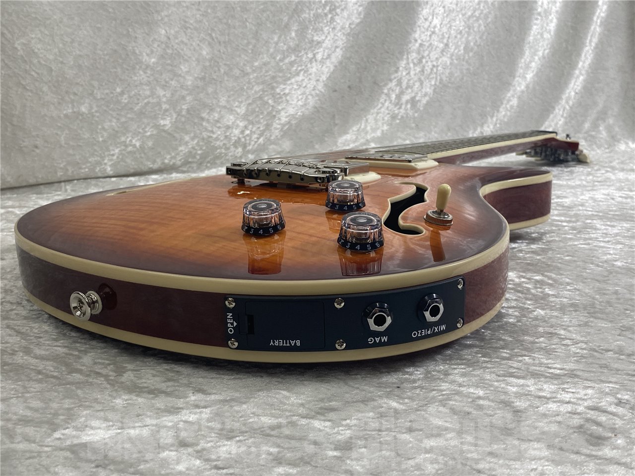 【即納可能】Paul Reed Smith(PRS/ポールリードスミス) SE Hollowbody II Piezo / Vintage Sunburst (2025年製) お茶の水駅前店(東京)