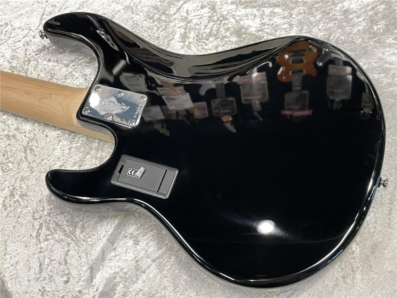 【即納可能】Sterling by MUSIC MAN（スターリンバイミュージックマン）SUB Series StingRay Ray 5（Black）　名古屋店