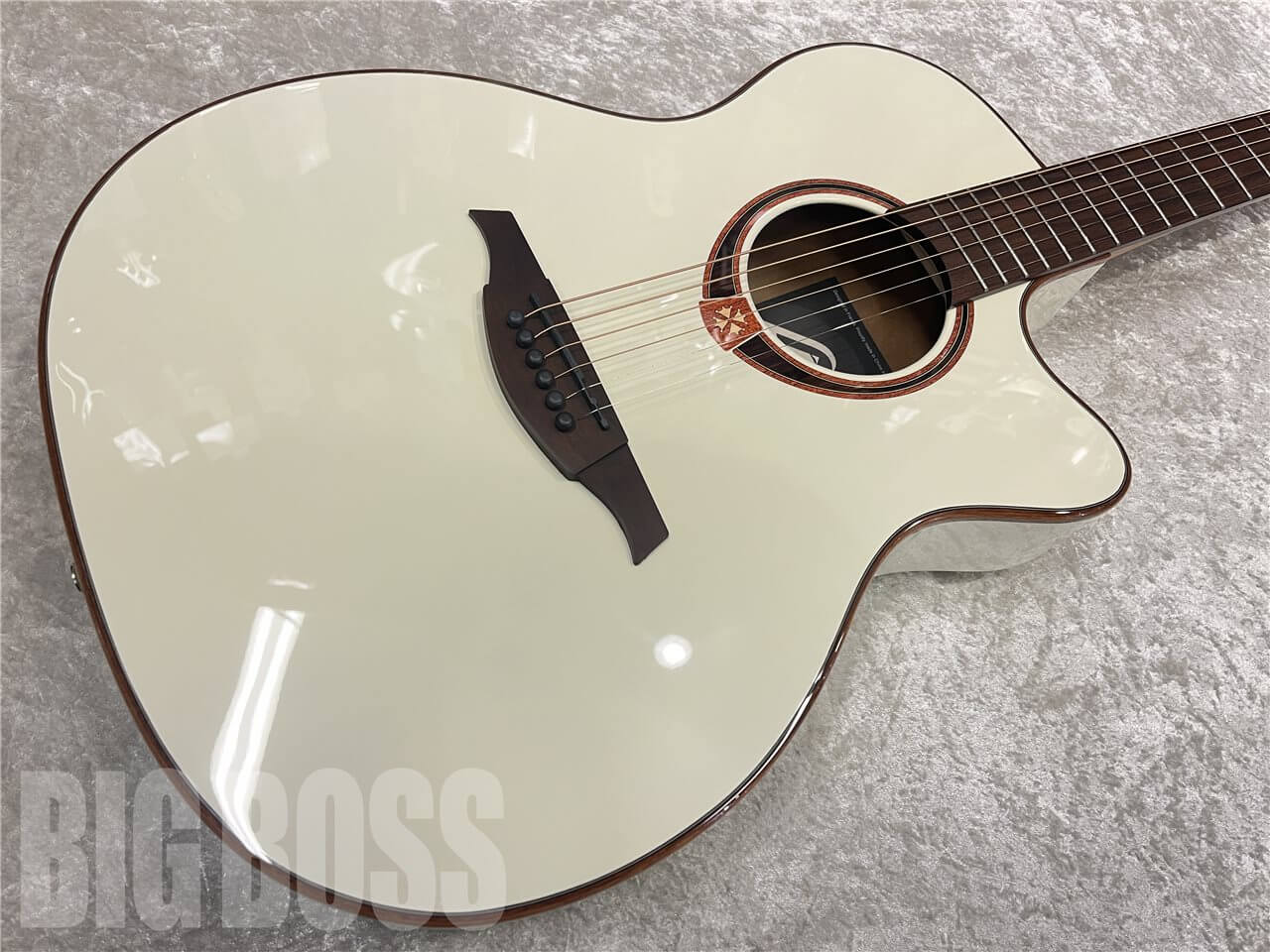 【即納可能】LAG Guitars（ラグギターズ）T118ASCE（Ivory）　名古屋店