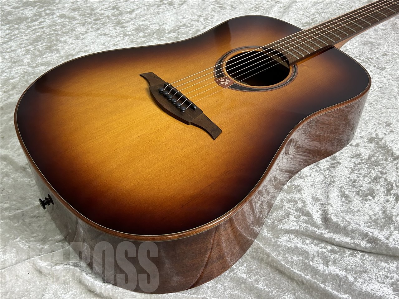 【即納可能】LAG Guitars（ラグギターズ）T118D-BRS（アコースティックギター）　お茶の水駅前店・別館